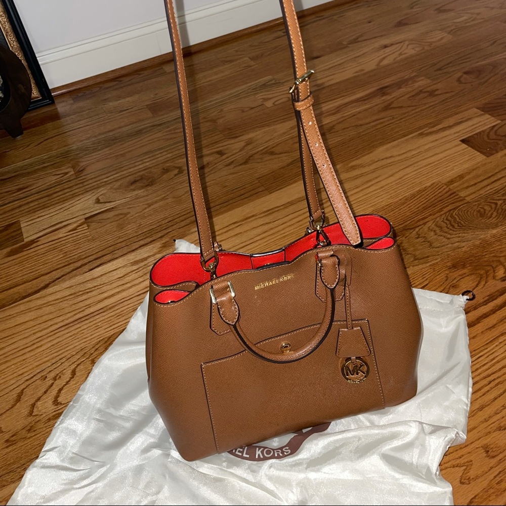 100% AUTHENTIC MK PURSE BEAUTIFUL COLOR FOR FALL